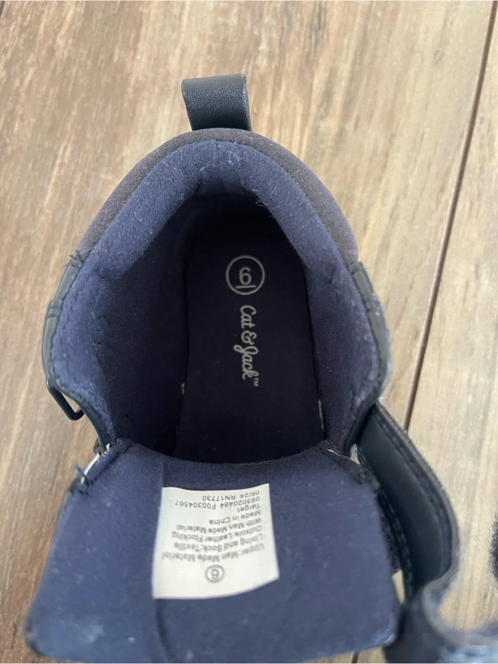 Cat & Jack Boys Toddler High-Top navy blue Sneakers winter boots Size 6 Like New